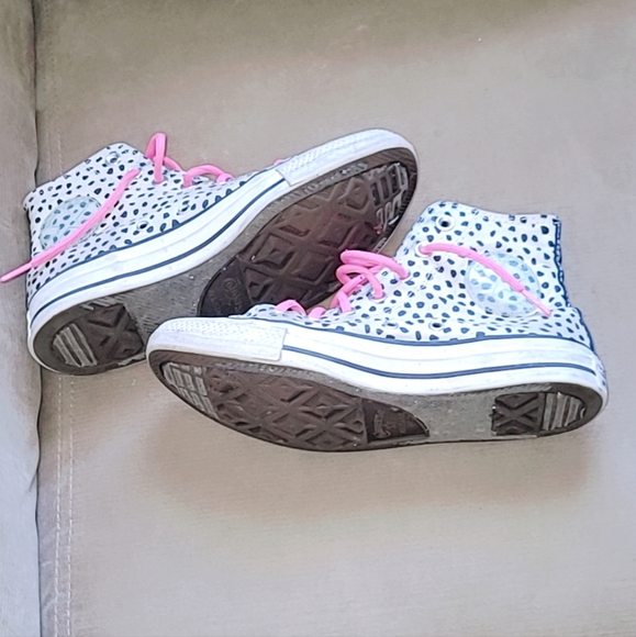 Chuck Taylor's Leapard Print Converse Women's size 7 - Picture 2 of 3